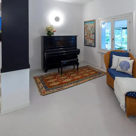 Scultura Seaview Villa Lignano Sabbiadoro